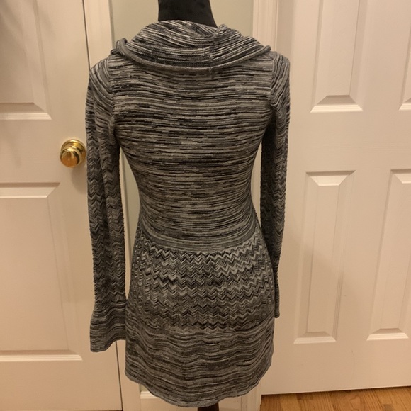 Heather B Long Sleeve Cowl Neck Tunic- Size S - Picture 3 of 4